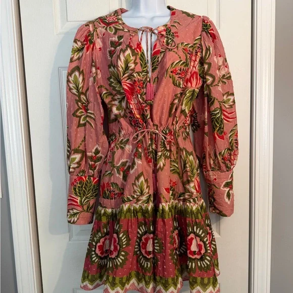 FARM Rio Aura Peasant Dress. Pink floral size medium. Size Medium